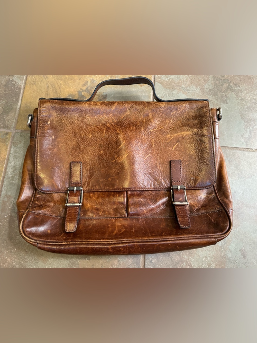 Frye Distressed Brown Leather Messenger Bag Buckle Zip Clasp